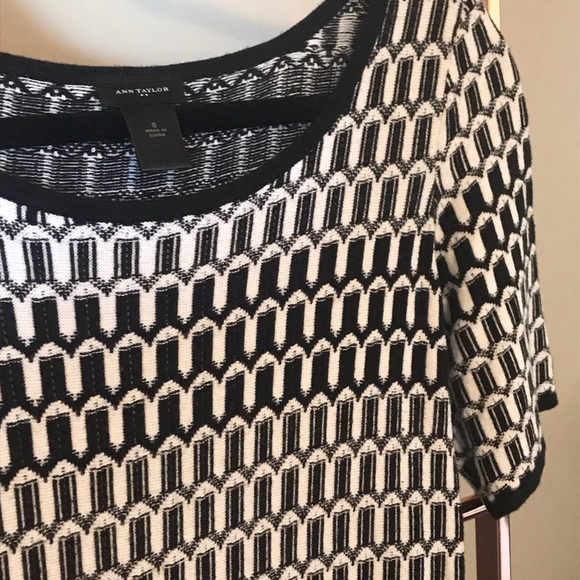 Ann Taylor Short Sleeve Sweater Dress ⚫️⚪️ - Picture 3 of 3